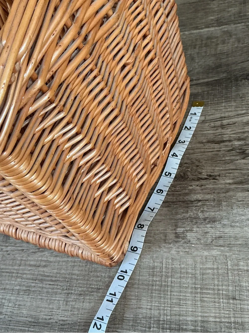 Vintage Wicker Magazine Rack Divided Storage Basket Boho Rattan Vinyl Holder 16”